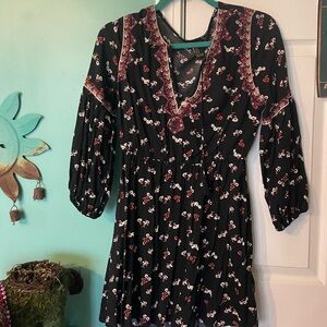 Black floral forever 21 dress size medium